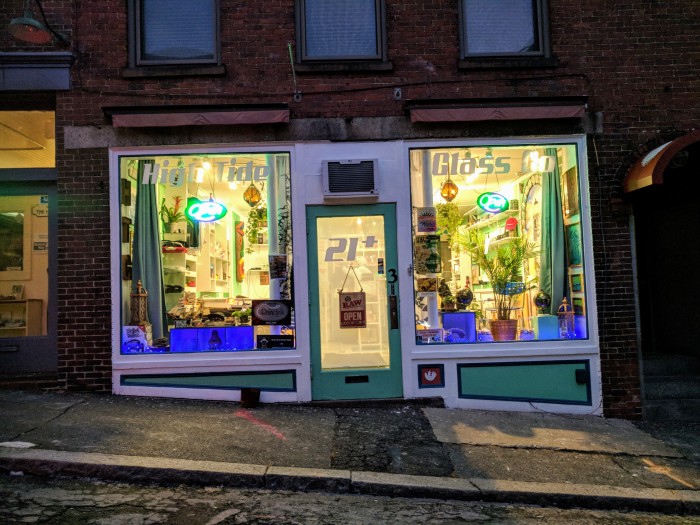 High Tide Glass Company 3 Center Street Gloucester MA former space of Art Room Boutique January 2018.jpg